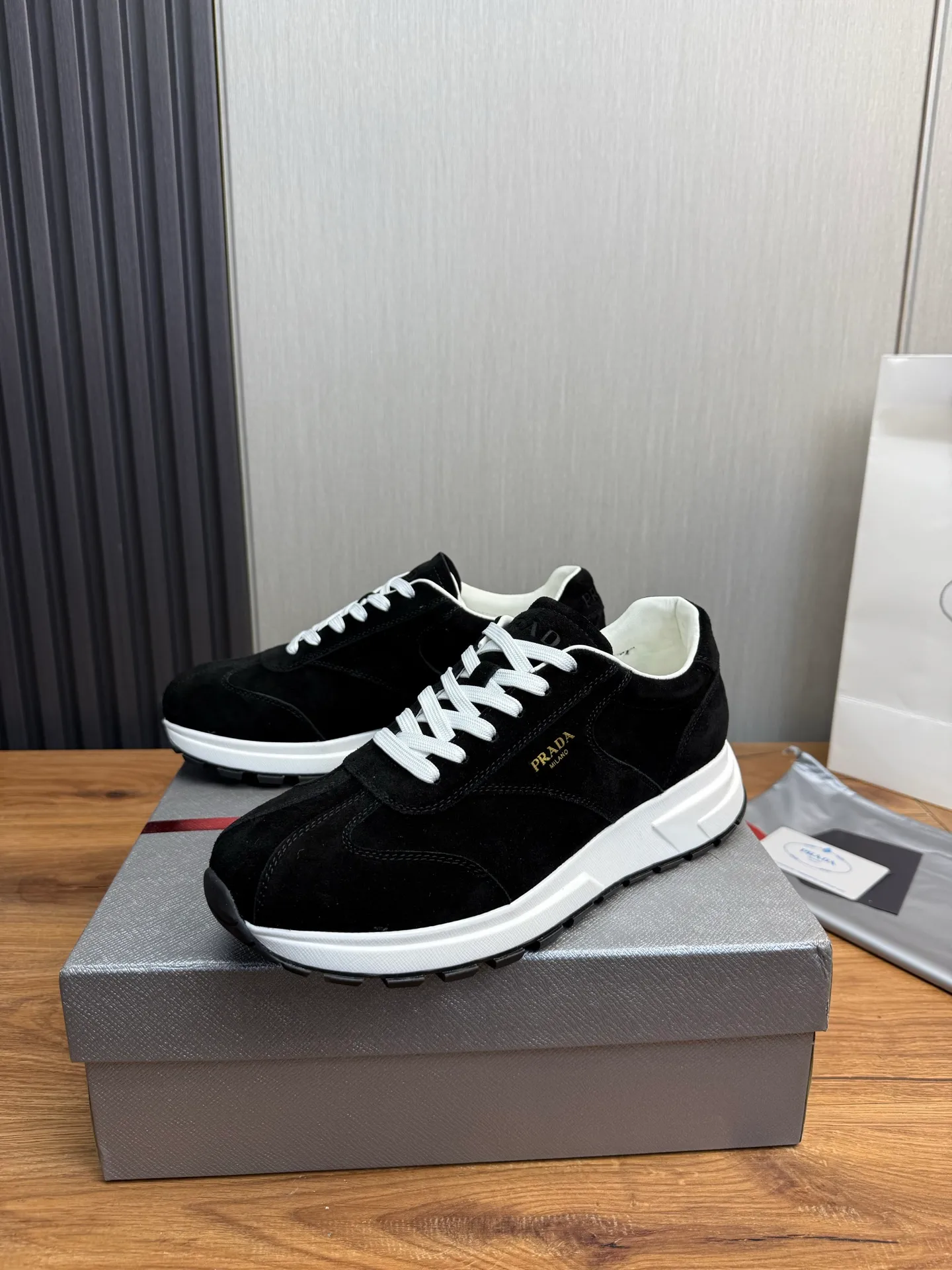 Men's shoes 💰580💰 [PRADA] Hot-selling men's shoes shipped 👏Official website synchronized ⬆️ Original cowhide fabric + cowhide lining, cowhide feet 🐮 1:1 shipment ✔️Original original sole, 38-45 (45. Customized, non-refundable)